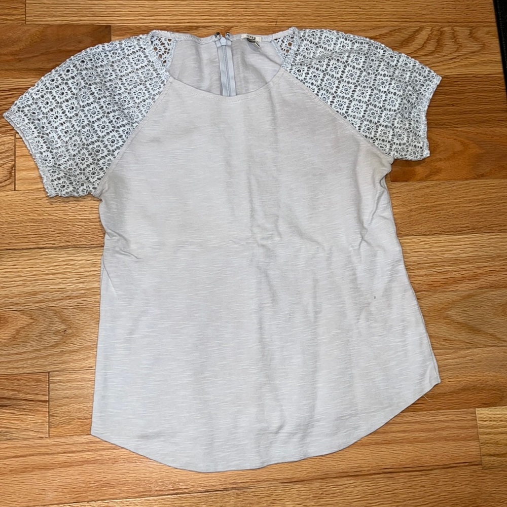 Jcrew | small purple lace sleeve t shirt lilac color